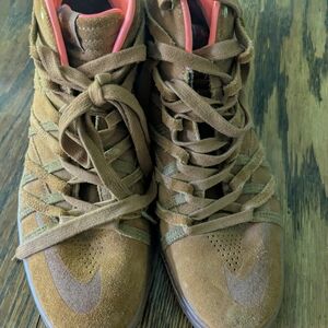 Nike Brown Sneakers for Effortless Style